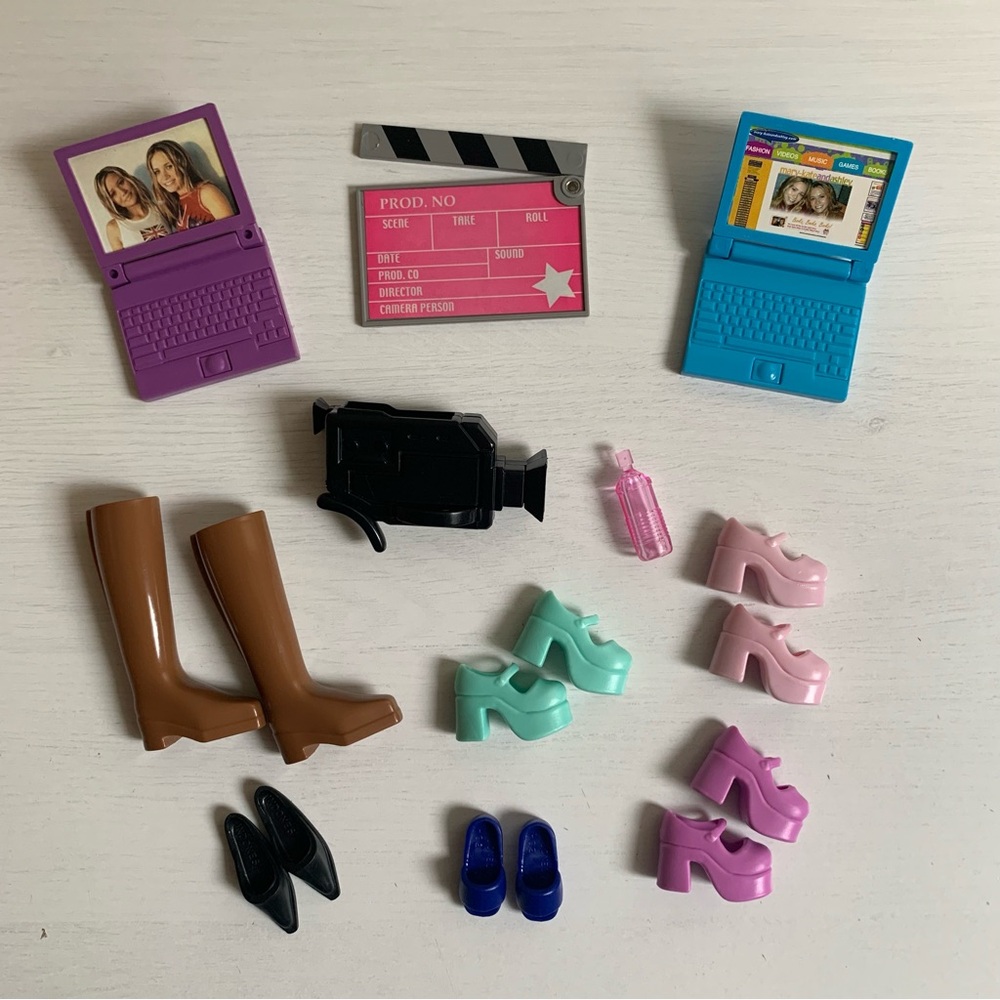 Mary Kate & Ashley Doll Accessories Shoes Laptops